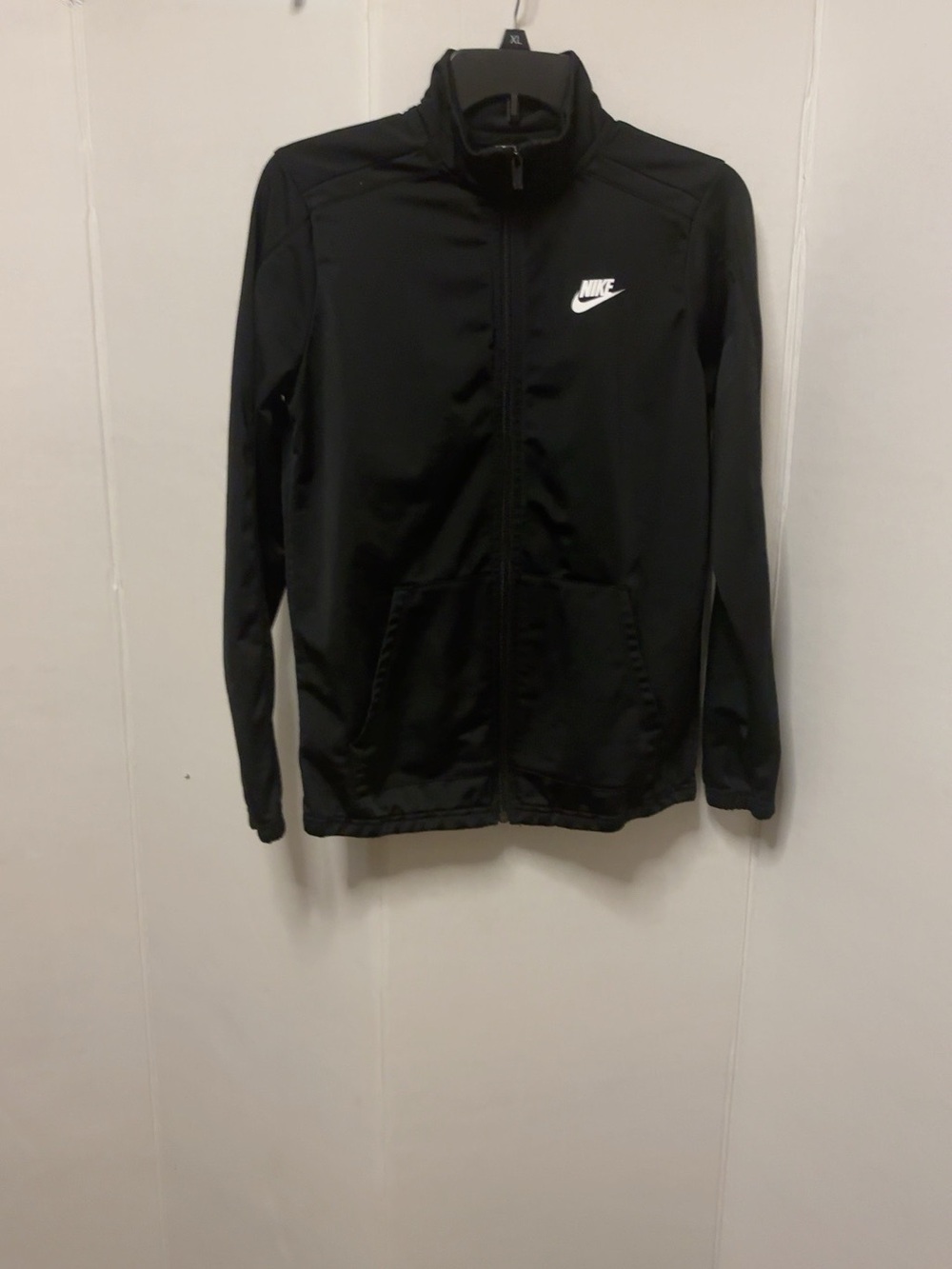 Nike Boys’ Black Full-Zip Jacket Athletic Track Jacket Size XL B12